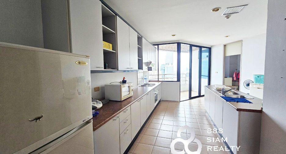 For sale 3 bedrooms condo in Yan Nawa, Bangkok