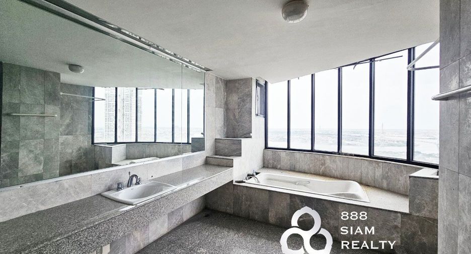 For sale 3 bedrooms condo in Yan Nawa, Bangkok