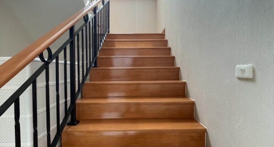 For sale 4 bedrooms house in Prawet, Bangkok