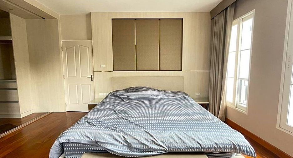 For sale 4 bedrooms house in Prawet, Bangkok