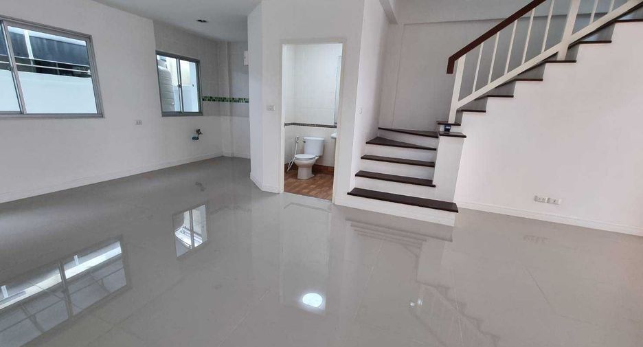For sale 3 bedrooms townhouse in Mueang Nonthaburi, Nonthaburi