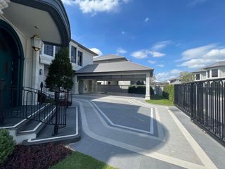 For sale 5 Beds house in Bang Kapi, Bangkok