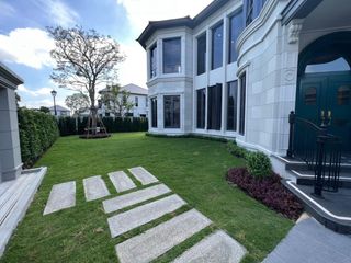 For sale 5 Beds house in Bang Kapi, Bangkok