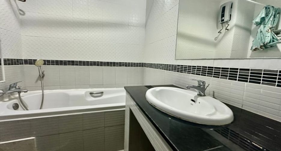 For rent 2 bedrooms condo in Si Racha, Chonburi
