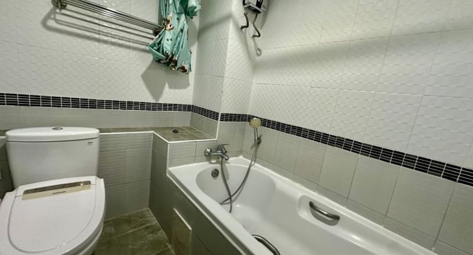 For rent 2 bedrooms condo in Si Racha, Chonburi