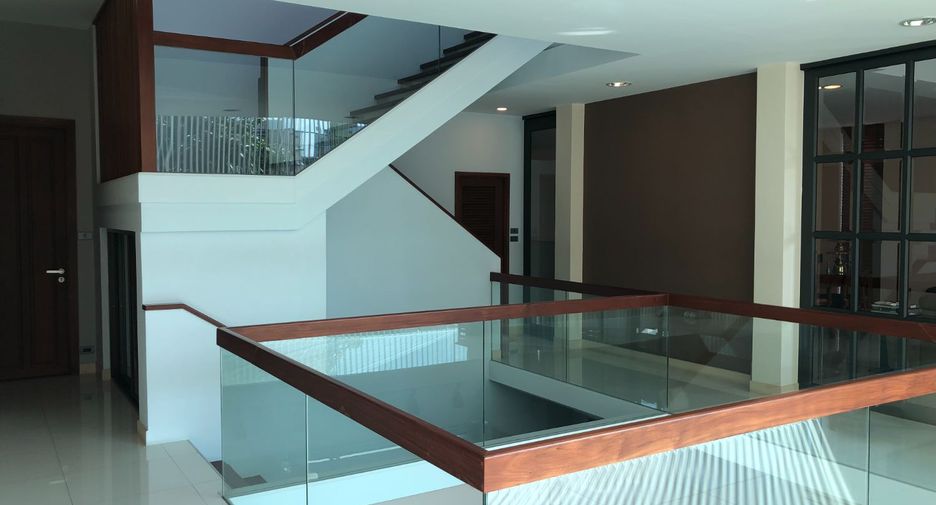 Oficina en venta de 5 habitaciones en Prawet, Bangkok