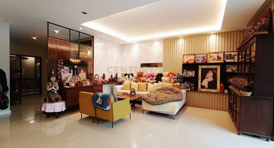 For sale 3 ベッドルーム townhouse in Bang Kho Laem, Bangkok