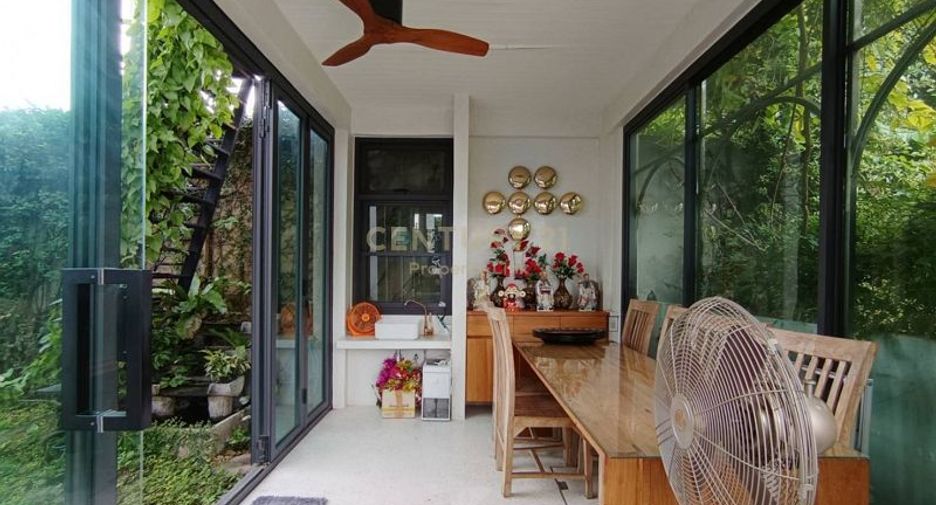 For sale 3 ベッドルーム townhouse in Bang Kho Laem, Bangkok