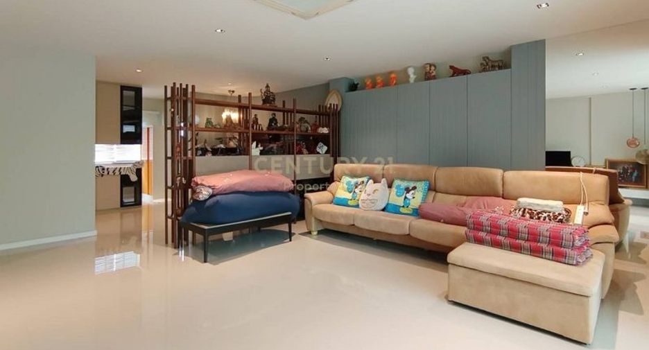 For sale 3 ベッドルーム townhouse in Bang Kho Laem, Bangkok