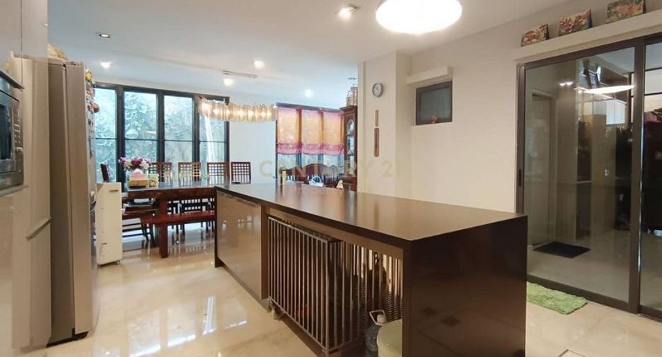 For sale 3 ベッドルーム townhouse in Bang Kho Laem, Bangkok