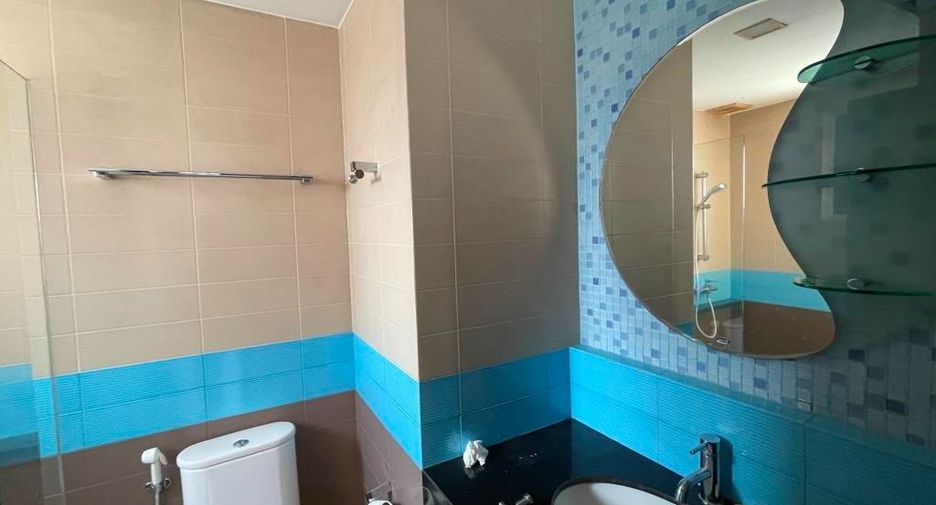 For rent 3 bedrooms apartment in Pathum Wan, Bangkok