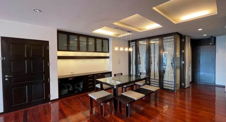 For rent 3 bedrooms apartment in Pathum Wan, Bangkok
