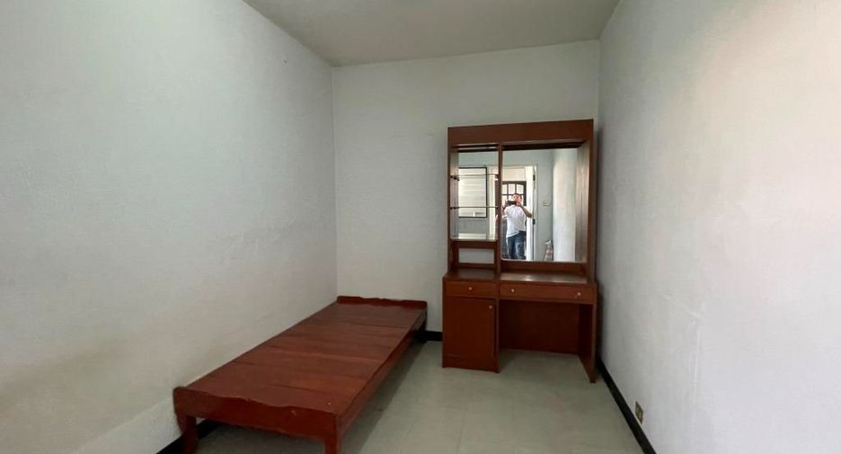 For rent 3 bedrooms apartment in Pathum Wan, Bangkok