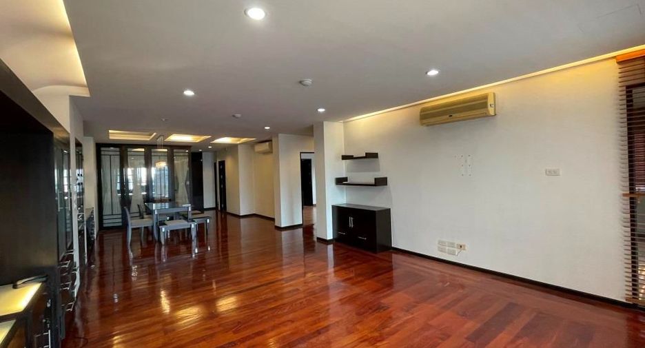 For rent 3 bedrooms apartment in Pathum Wan, Bangkok