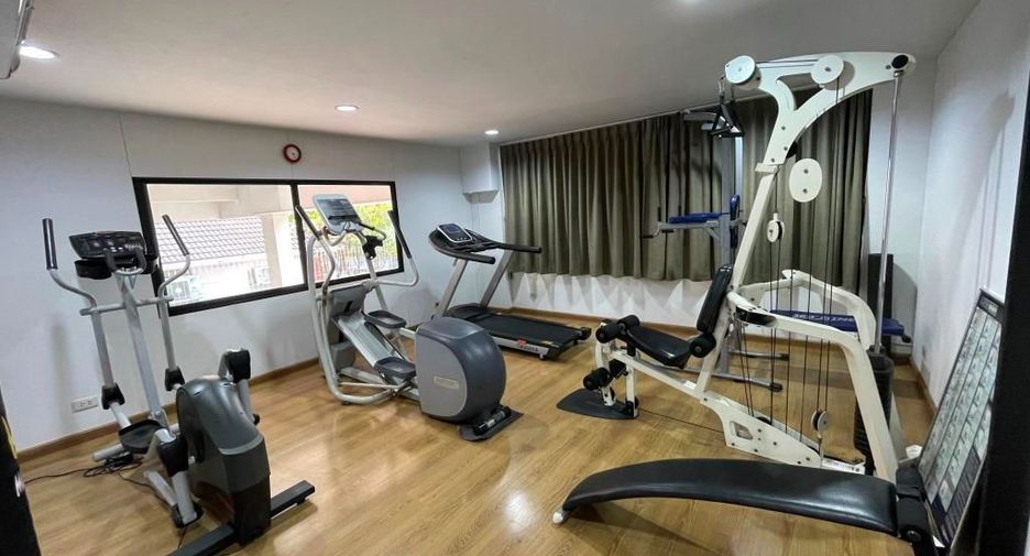 For rent 3 bedrooms apartment in Pathum Wan, Bangkok