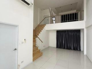 出租 4 卧室 联排别墅 在 Mueang Samut Prakan, Samut Prakan