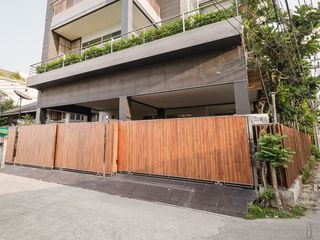 For rent 5 Beds house in Watthana, Bangkok