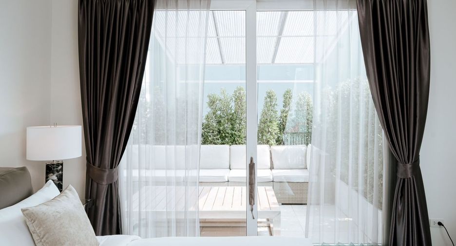 For rent 5 bedrooms house in Watthana, Bangkok