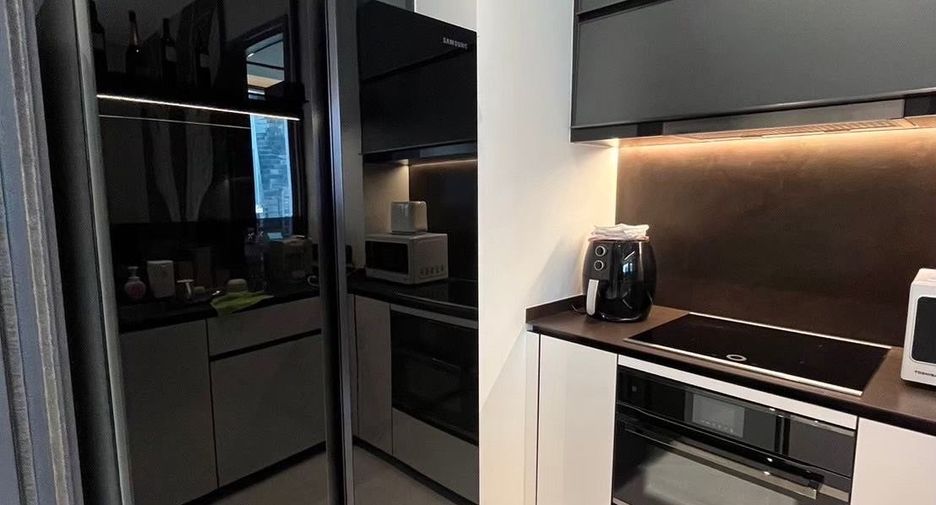 For rent 2 bedrooms condo in Watthana, Bangkok
