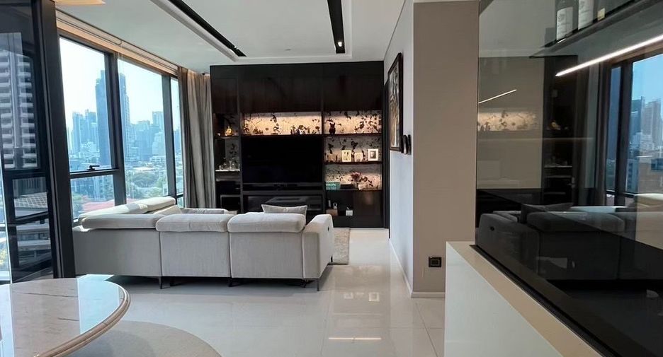 For rent 2 bedrooms condo in Watthana, Bangkok