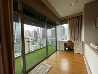 For rent 3 bedrooms condo in Khlong Toei, Bangkok