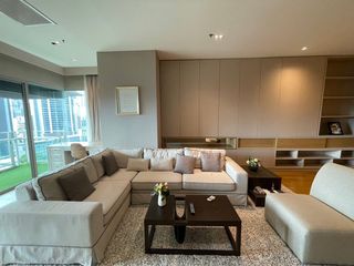 For rent 3 bedrooms condo in Khlong Toei, Bangkok