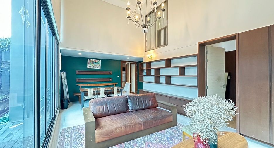 For rent 2 bedrooms condo in Watthana, Bangkok