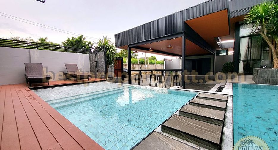 For sale 4 bedrooms villa in Sattahip, Chonburi