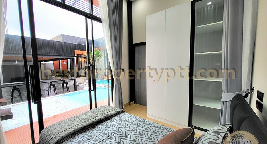 For sale 4 bedrooms villa in Sattahip, Chonburi
