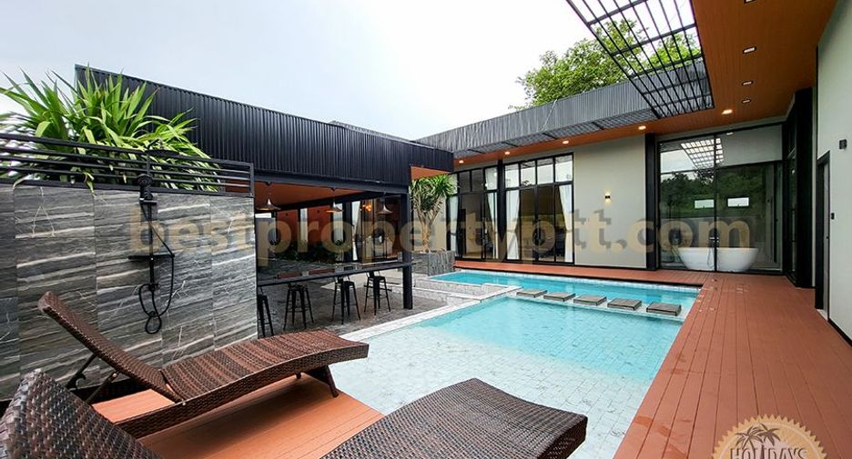 For sale 4 bedrooms villa in Sattahip, Chonburi