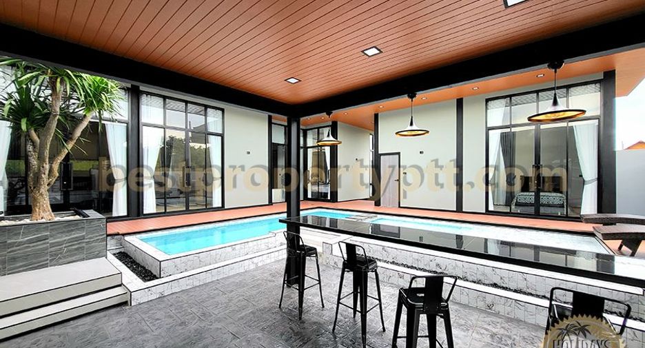 For sale 4 bedrooms villa in Sattahip, Chonburi