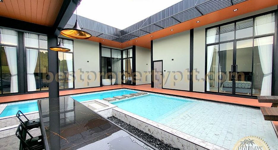 For sale 4 bedrooms villa in Sattahip, Chonburi
