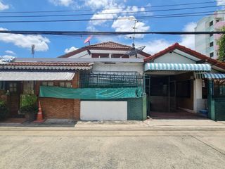 For sale 3 Beds house in Huai Khwang, Bangkok