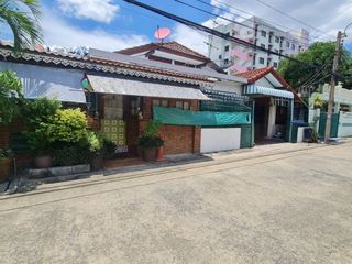 For sale 3 Beds house in Huai Khwang, Bangkok