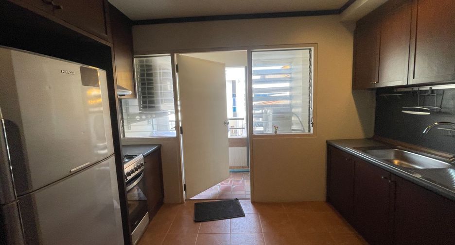 For rent 2 bedrooms apartment in Phaya Thai, Bangkok