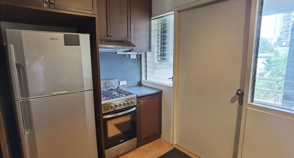 For rent 2 bedrooms apartment in Phaya Thai, Bangkok