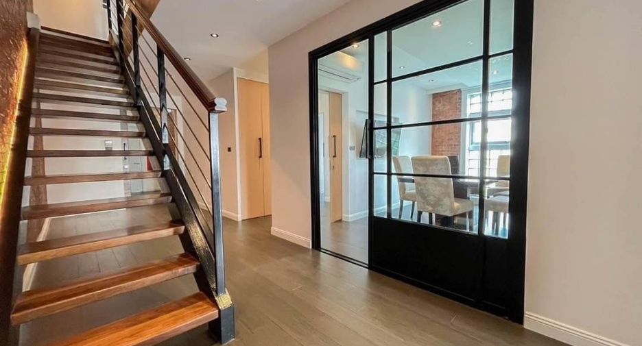 For sale 4 bedrooms condo in Watthana, Bangkok