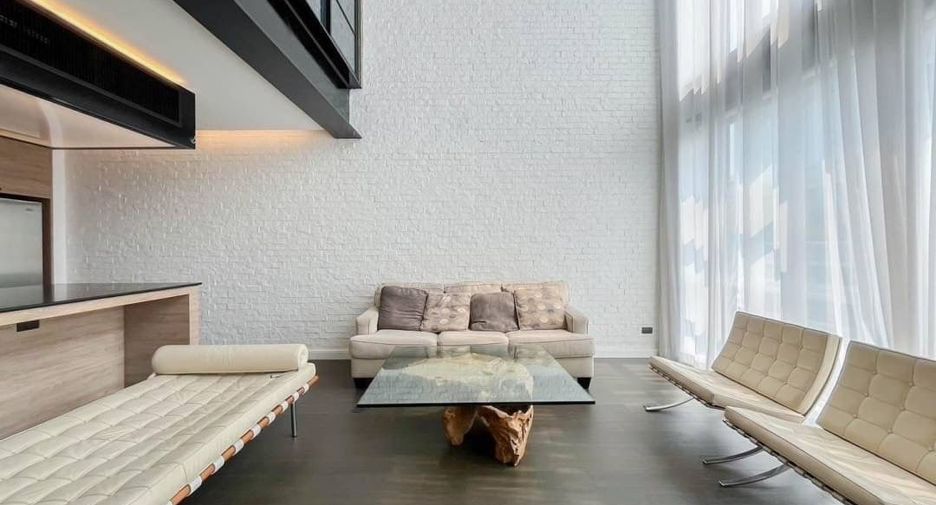 For sale 4 bedrooms condo in Watthana, Bangkok