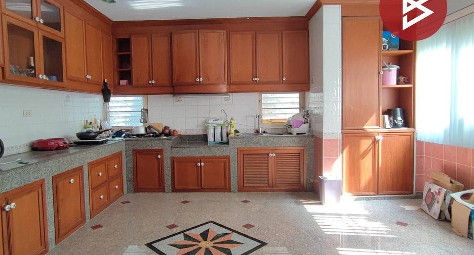 For sale 4 bedrooms house in Phra Samut Chedi, Samut Prakan