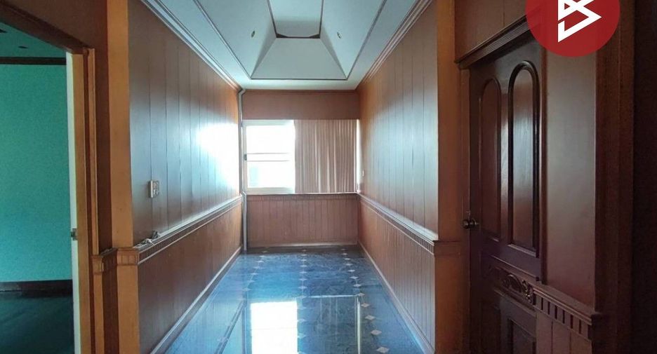 For sale 4 bedrooms house in Phra Samut Chedi, Samut Prakan