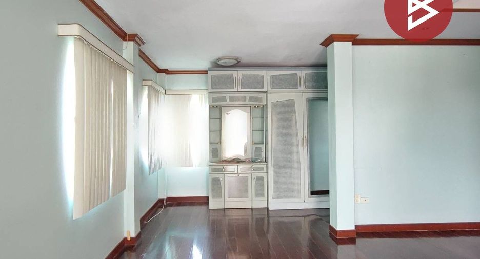 For sale 4 bedrooms house in Phra Samut Chedi, Samut Prakan