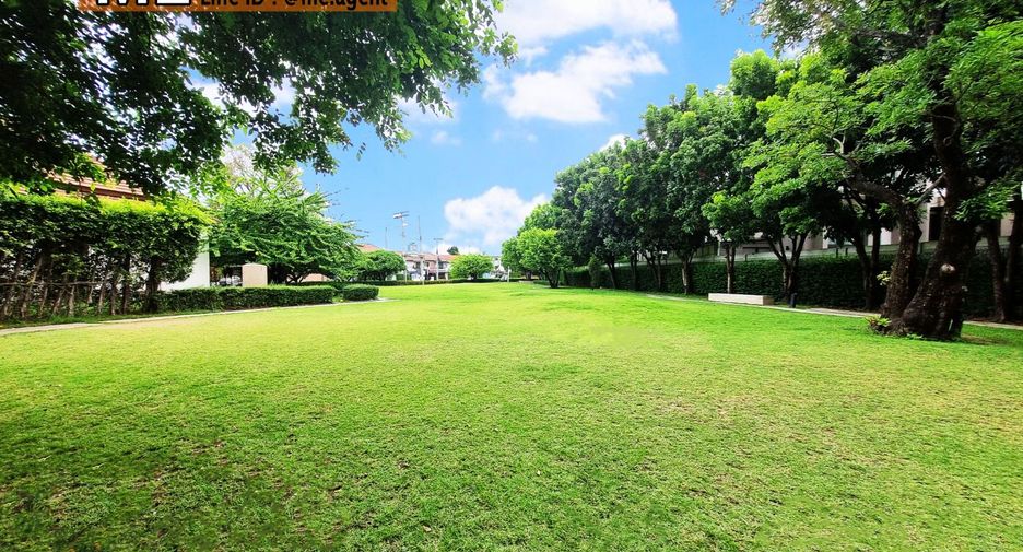 出售 3 卧室 联排别墅 在 Suan Luang, 曼谷