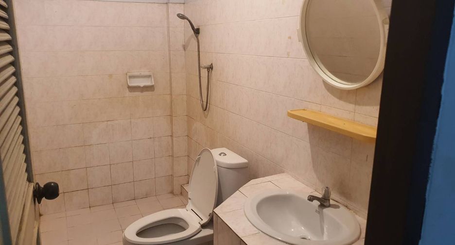 For sale 2 bed townhouse in Lam Luk Ka, Pathum Thani