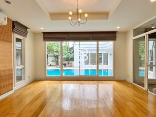 For rent 4 Beds house in Khlong Toei, Bangkok