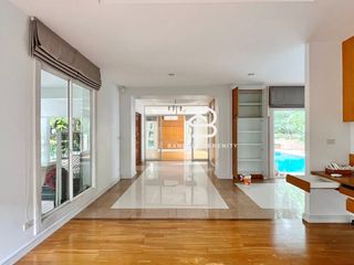 For rent 4 Beds house in Khlong Toei, Bangkok