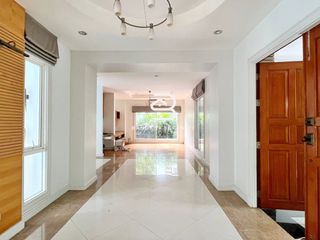 For rent 4 Beds house in Khlong Toei, Bangkok