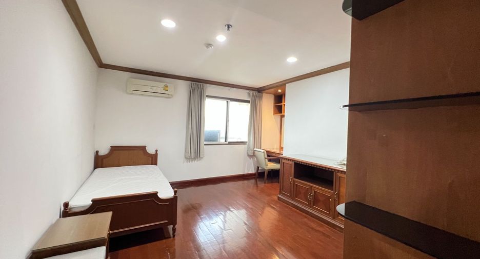For rent 3 ベッドルーム condo in Khlong Toei, Bangkok