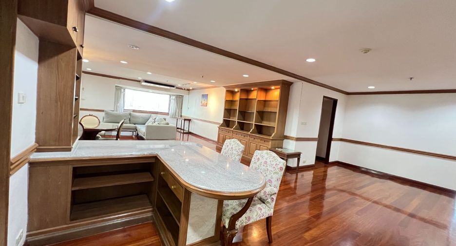 For rent 3 ベッドルーム condo in Khlong Toei, Bangkok