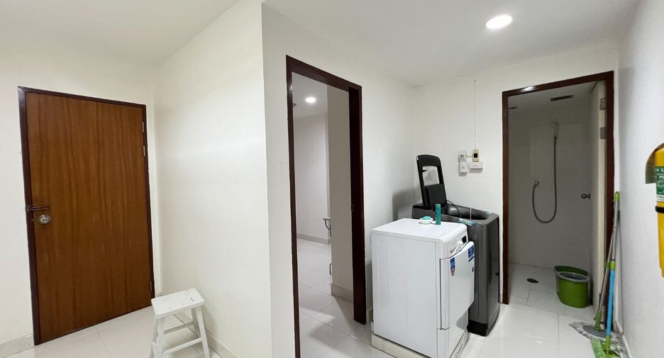 For rent 3 ベッドルーム condo in Khlong Toei, Bangkok