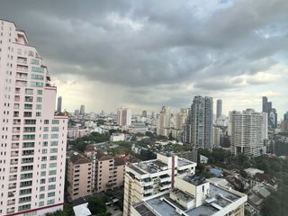 À louer 3 chambres condo à Khlong Toei, Bangkok